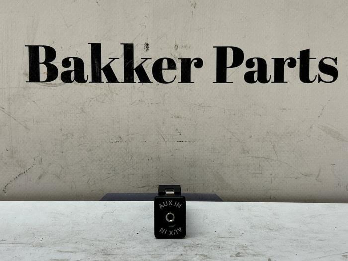 AUX/USB aansluiting van een Volkswagen Scirocco, Auto-onderdelen, Elektronica en Kabels, Volkswagen, Gebruikt, 3 maanden garantie