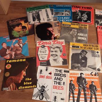 Verzameling rock en roll singles  beschikbaar voor biedingen