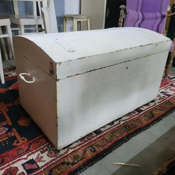 Brocante oude dekenkist kist speelgoedkist opbergkist beschikbaar voor biedingen