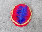NIEUW 1 rode fluelen kinder PIETEN MUTS / BARET met veer, Ophalen of Verzenden, Nieuw