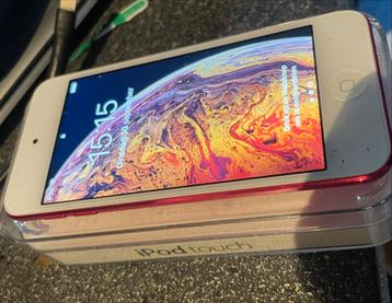 Apple iPod Touch 32GB - Krasloos Incl. Originele Doos beschikbaar voor biedingen