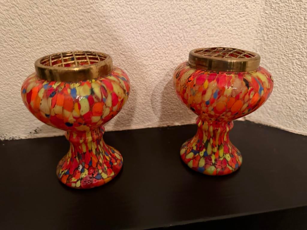 Twee vintage bloemstukvazen met messing roosters, Antiek en Kunst, Antiek | Vazen, Ophalen of Verzenden