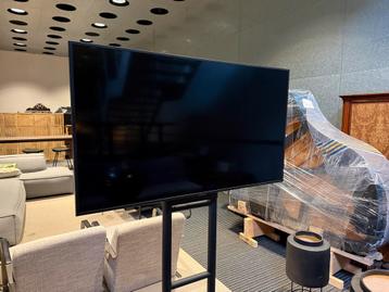 Samsung UE55RU7020 4K UHD Smart TV 55 inch. Evt met voet beschikbaar voor biedingen