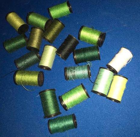 19 x naaigaren - Diverse kleuren, Hobby en Vrije tijd, Naaien en Fournituren, Gebruikt, Ophalen