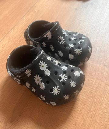 Crocs bloemen maat 24-25 (C7) beschikbaar voor biedingen