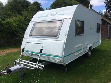 Eifelland Holiday E450 2004 rondzit met voortent beschikbaar voor biedingen