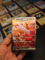 🚀 Latias ex 239 Surging Sparks, Hobby en Vrije tijd, Verzamelkaartspellen | Pokémon, Ophalen of Verzenden, Zo goed als nieuw