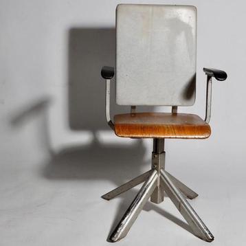 Vintage design KINDERSTOEL skai retro industriëel stoeltje beschikbaar voor biedingen