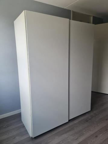 Wit kledingkast ikea pax. Leveren en monteren ook mogelijk 