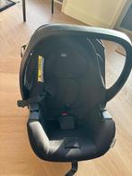 Chicco I-size autostoel met babyinzet - nette staat, Ophalen, Autogordel, Zijbescherming, Zo goed als nieuw