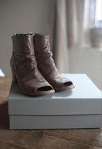 Mooie laarsjes van officine creative maat 40, Kleding | Dames, Schoenen, Ophalen of Verzenden, Zo goed als nieuw, Zwart