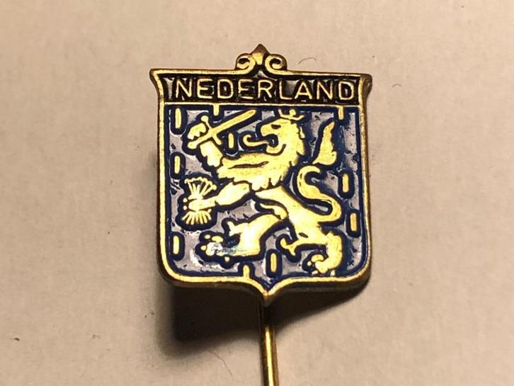 Metalen NEDERLAND WAPEN Speld (Blauw/Messingkleur)., Verzamelen, Speldjes, Pins en Buttons, Zo goed als nieuw, Speldje of Pin