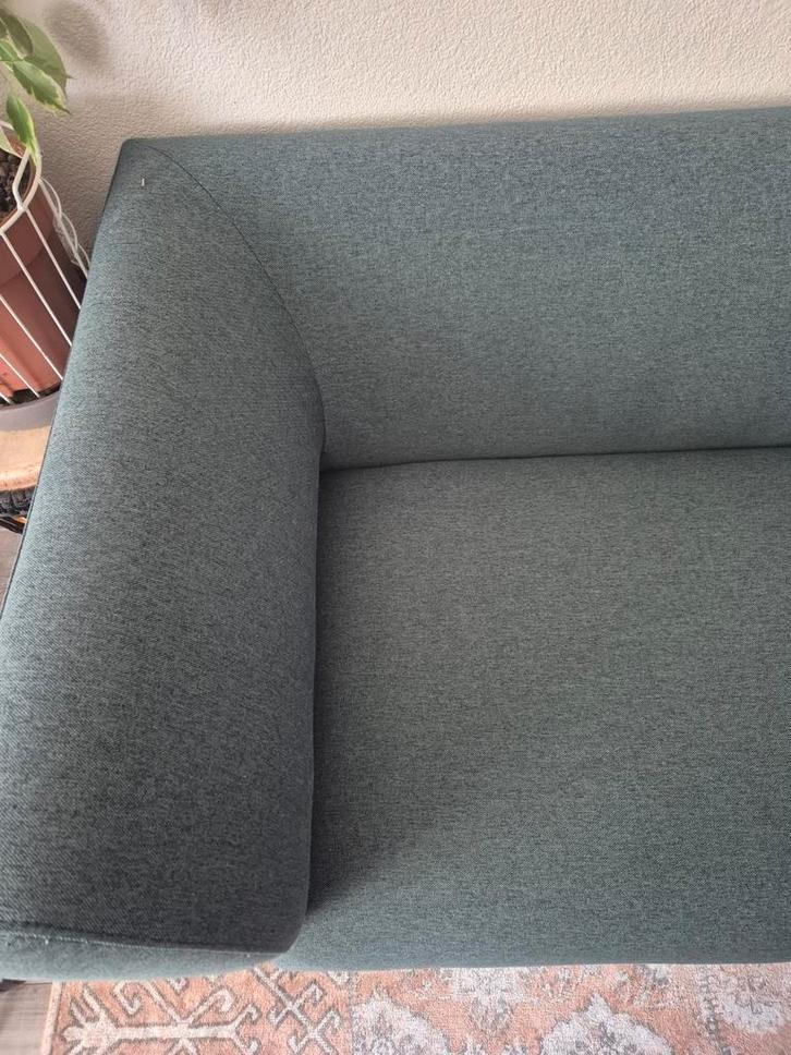Groene zitbank te koop., Huis en Inrichting, Banken | Sofa's en Chaises Longues, Tweepersoons, 150 tot 200 cm, 75 tot 100 cm, Ophalen of Verzenden