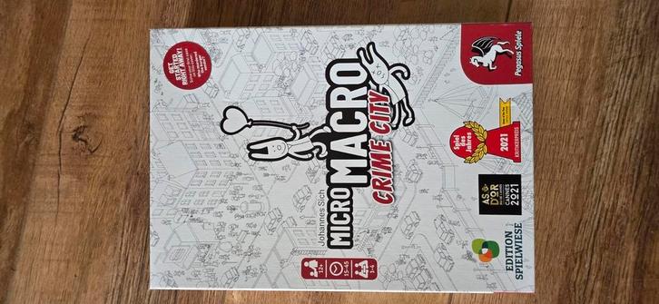 MicroMacro: Crime City  Engelstalig, Hobby en Vrije tijd, Gezelschapsspellen | Bordspellen, Zo goed als nieuw, Een of twee spelers