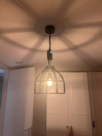 Industriele lamp beschikbaar voor biedingen