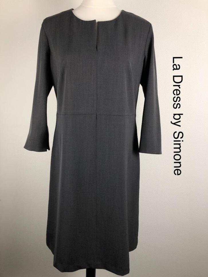 La Dress (by Simone) Jurk  (mt: 40) 11,2/7607, Kleding | Dames, Jurken, Zo goed als nieuw, Maat 38/40 (M), Grijs, Onder de knie