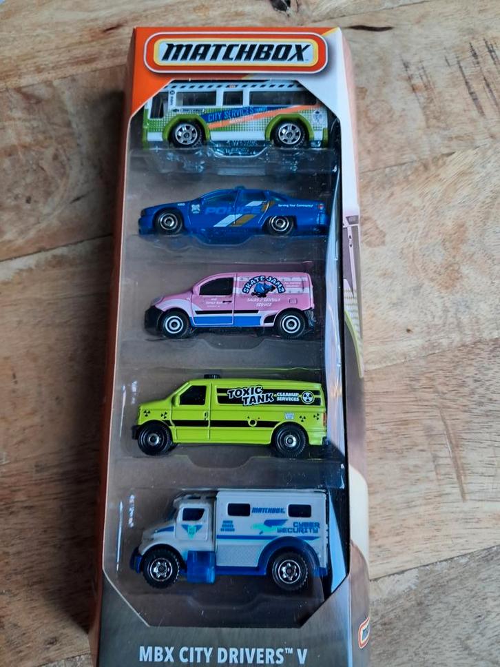 Matchbox MBX City Drivers V 5 pack Chevrolet Ford Renault, Hobby en Vrije tijd, Modelauto's | Overige schalen, Nieuw, Auto, Ophalen of Verzenden