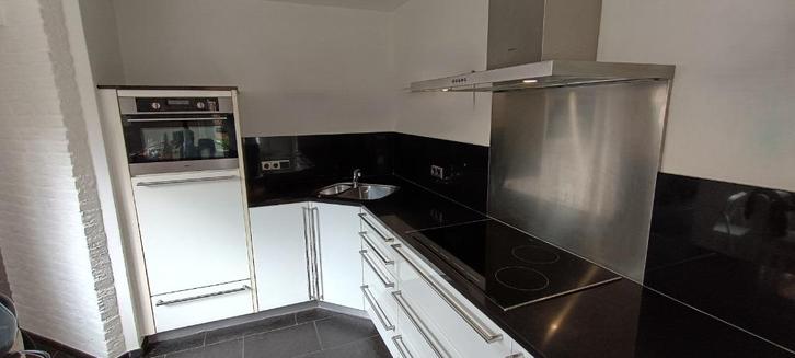 Keuken van 2002; 395,5 x 202 cm, Huis en Inrichting, Keuken | Complete keukens, Gebruikt, Hoekkeuken, Wit, Graniet of Steen, Hoogglans of Gelakt