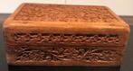 Oude bloemen houtsnijwerk kistje uit India, Antiek en Kunst, Ophalen of Verzenden