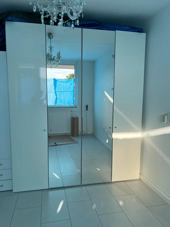 Kast met spiegels wit/creme, Huis en Inrichting, Kasten | Kledingkasten, Zo goed als nieuw, 200 cm of meer, 200 cm of meer, 50 tot 75 cm