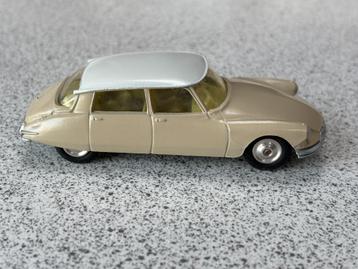 Citroën DS19 van Corgi beschikbaar voor biedingen