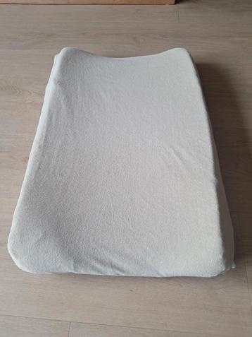 aankleedkussen met 2 hoezen beschikbaar voor biedingen