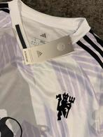 Nieuwste Manchester United tenue, Maat XS of kleiner, Ophalen of Verzenden, Nieuw, Set