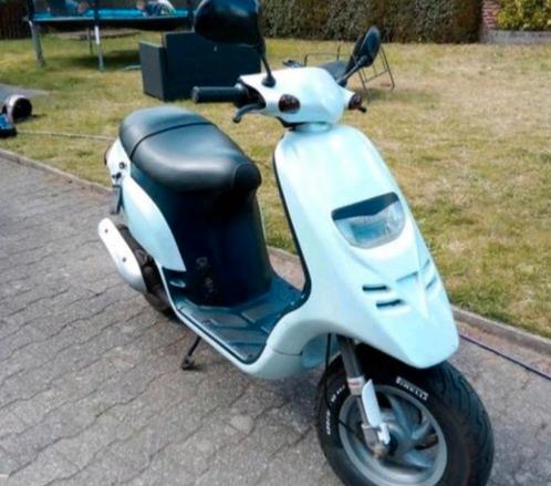 Nette piaggio typhoon 50cc, Fietsen en Brommers, Scooters | Piaggio, Zo goed als nieuw, Overige modellen, Ophalen