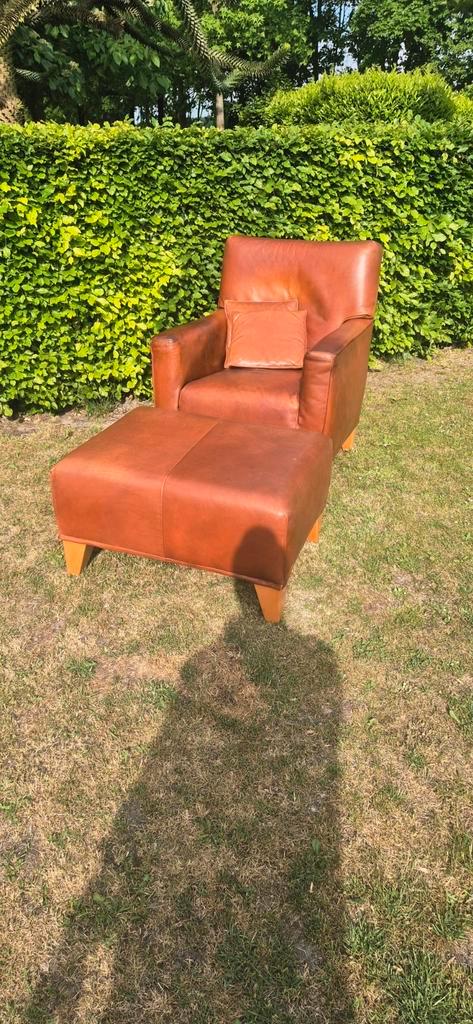 Leren fauteuil met voetenbankje GERARD V.D. BERG., Antiek en Kunst, Antiek | Meubels | Stoelen en Banken, Ophalen