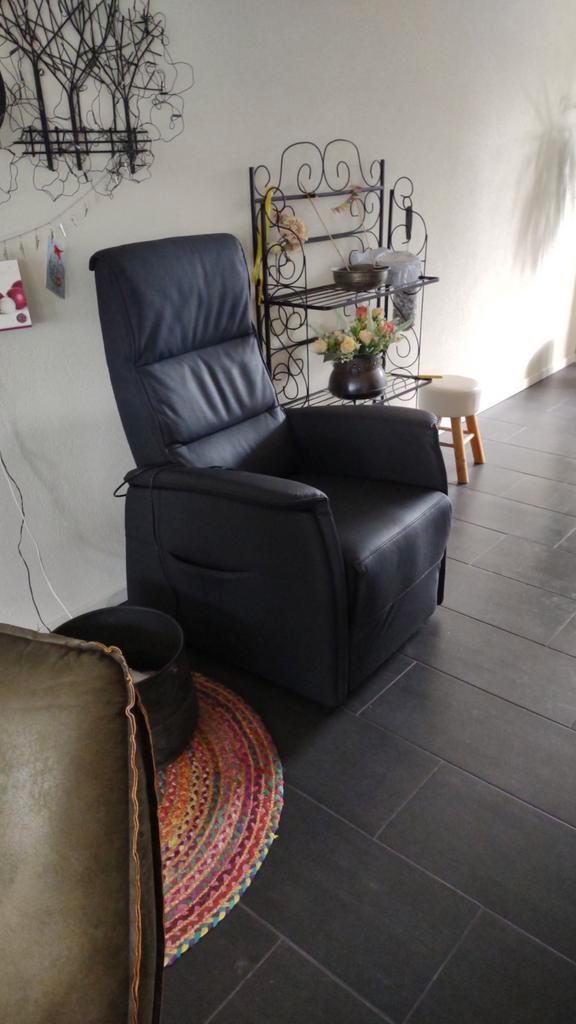 Nieuwe Sta-op Stoel - Comfort en Gemak, Huis en Inrichting, Banken | Sofa's en Chaises Longues, Nieuw, Eenpersoons, Leer, Ophalen of Verzenden