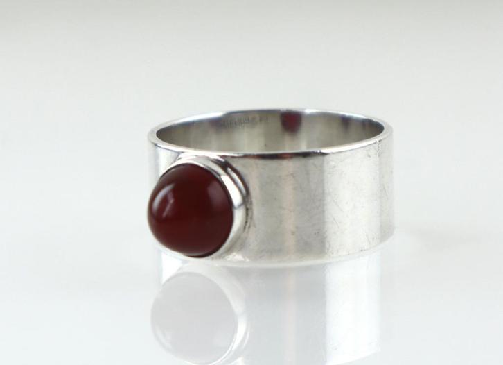 Zilveren ring carneool, Salovaara 1966, Sieraden, Tassen en Uiterlijk, Antieke sieraden, Ring, Zilver, Met edelsteen, Ophalen of Verzenden