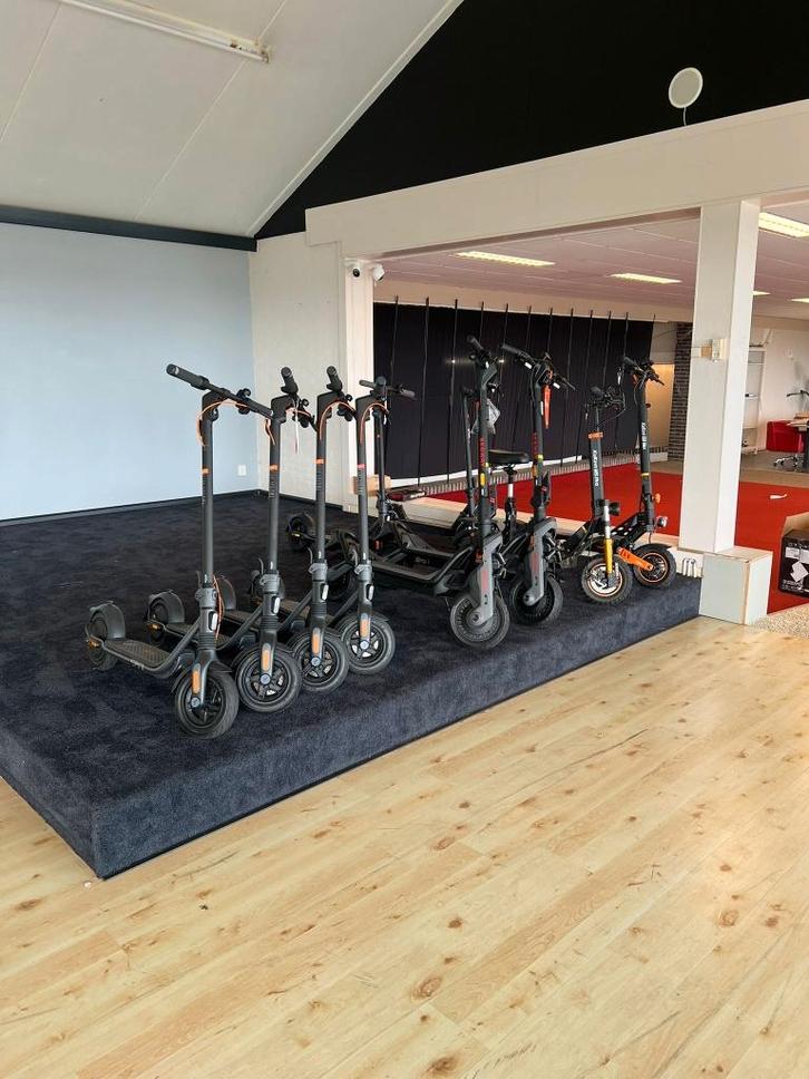 grote partij E-steps, Fietsen en Brommers, Steps, Nieuw, Elektrische step (E-scooter), Ophalen