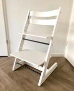 Moderne witte STOKKE Tripp Trapp, Kinderen en Baby's, Kinderstoelen, Ophalen, Zo goed als nieuw, Meegroeistoel