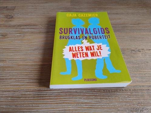Caja Cazemier - Survivalgids brugklas en puberteit, Boeken, Kinderboeken | Jeugd | 10 tot 12 jaar, Zo goed als nieuw, Ophalen of Verzenden