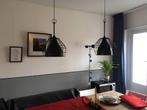 Twee zwarte industriële hanglampen, Huis en Inrichting, Lampen | Hanglampen, Ophalen, Gebruikt, Metaal, Minder dan 50 cm