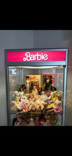 Vintage barbie vitrinekast inc.verzameling barbies, Ophalen, Gebruikt