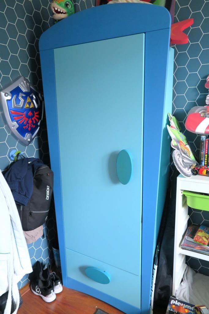 IKEA Mammut Garderobekast (lichtblauw/blauw) incl. Hangers, Kinderen en Baby's, Kinderkamer | Commodes en Kasten, Gebruikt, Kast