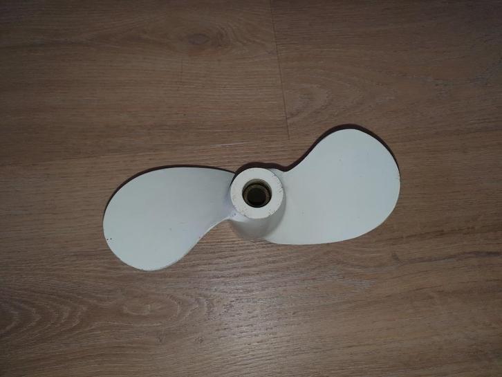 NOS Suzuki propeller 210 x 140 buitenboordmotor schroef, Watersport en Boten, Accessoires en Onderhoud, Nieuw, Motor en Techniek