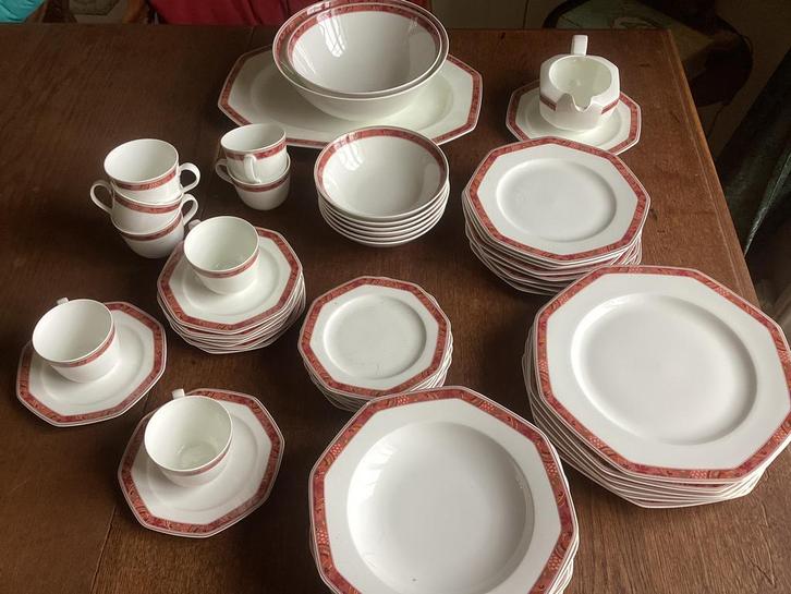 Diner servies 8 personen Hutschenreuther, Antiek en Kunst, Antiek | Servies compleet, Ophalen of Verzenden