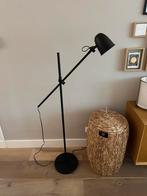 Zwarte vloerlamp, Huis en Inrichting, Lampen | Vloerlampen, Ophalen, Zo goed als nieuw