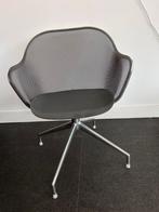 Grijze design stoel B&B Italia, Huis en Inrichting, Stoelen, Gebruikt, Drie, Ophalen of Verzenden, Metaal