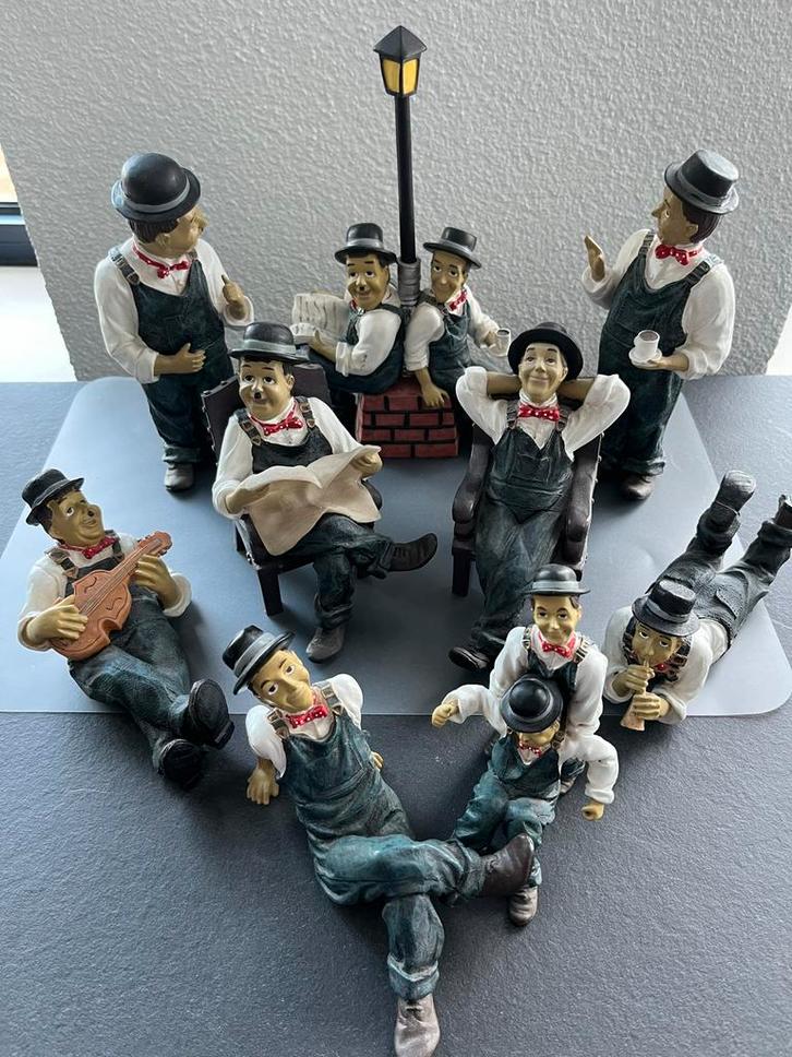 Verzameling 9 Laurel & Hardy Beeldjes - De Dikke en de Dunne, Verzamelen, Beelden en Beeldjes, Zo goed als nieuw, Mens, Ophalen of Verzenden