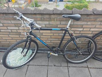GIANT Mountainbike – 21 versnellingen beschikbaar voor biedingen
