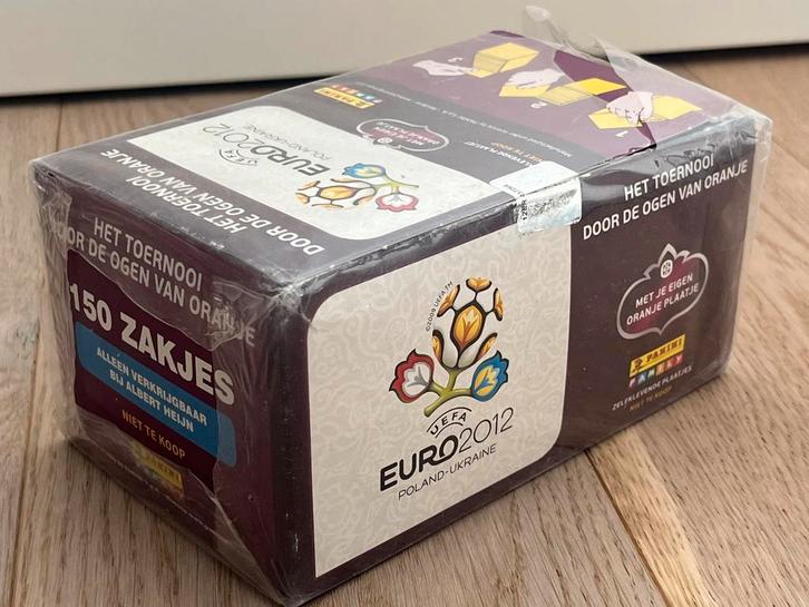 Doos Panini voetbalplaatjes Euro 2012 Polen Oekraïne, Verzamelen, Sportartikelen en Voetbal, Zo goed als nieuw, Poster, Plaatje of Sticker