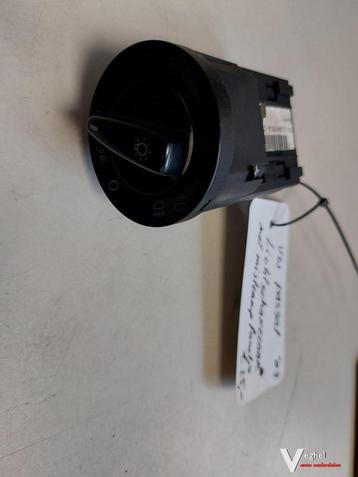 VW Passat Lichtschakelaar met mistlamp functie '03.' beschikbaar voor biedingen