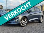 Ford FIESTA 1.1/AIRCO/NAVI/CARPLAY/NW APK, Auto's, Ford, Voorwielaandrijving, Stof, Gebruikt, Blauw