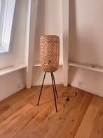 Rotan vloerlamp met zwart metalen poten, Ophalen of Verzenden