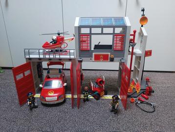 Playmobil brandweerkazerne, brandweerauto en blusrobot beschikbaar voor biedingen