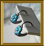 Kleine zilveren oorbellen : blauwe geëmailleerde bloemetjes, Sieraden, Tassen en Uiterlijk, Antieke sieraden, Ophalen of Verzenden
