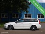 Volvo V70 AWD 2.4 D5 215 Aut6 Leer Xenon 18Velgen Pdc Mooi!, Automaat, Euro 5, Gebruikt, Zwart